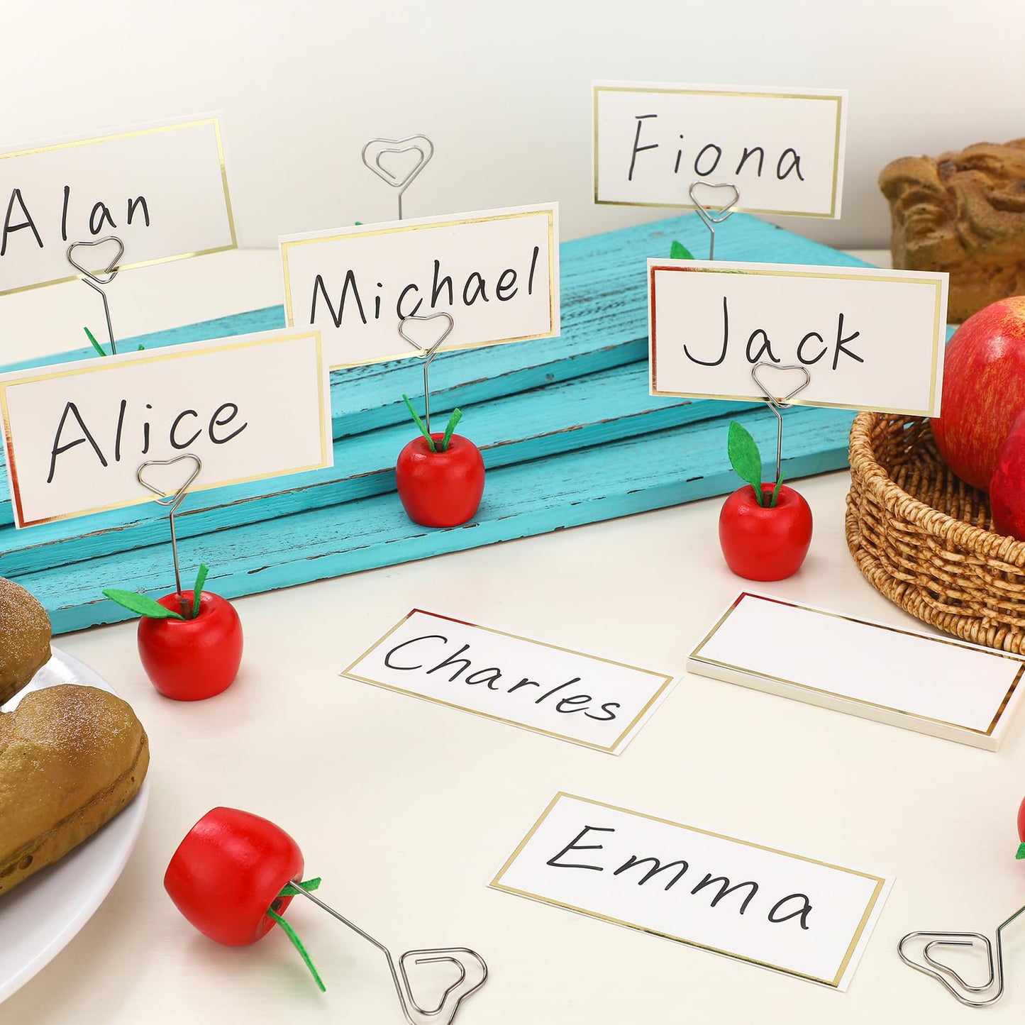 Beeveer 20 Set Rosh Hashanah Place Card Holder with 25 Pcs Name Cards Mini Red Apple Table Number Stand with Heart Shape Holder Clip for Rosh Hashanah Party Decorations Back to School Table Decor